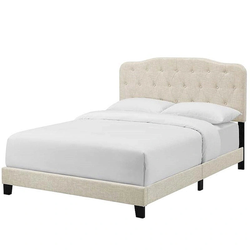 Lit plateforme en tissu beige avec tête de lit capitonnée