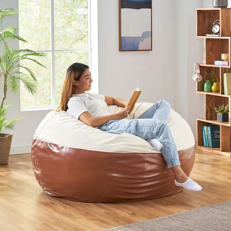 Canapé pouf bicolore en tissu et similicuir de 5 pieds au style moderne.